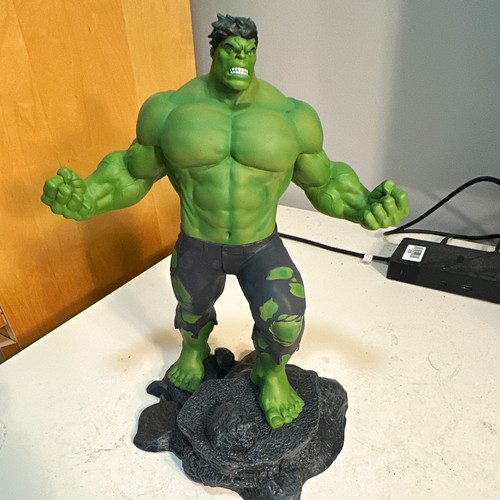 Hulk superhero figure statue - hulk,